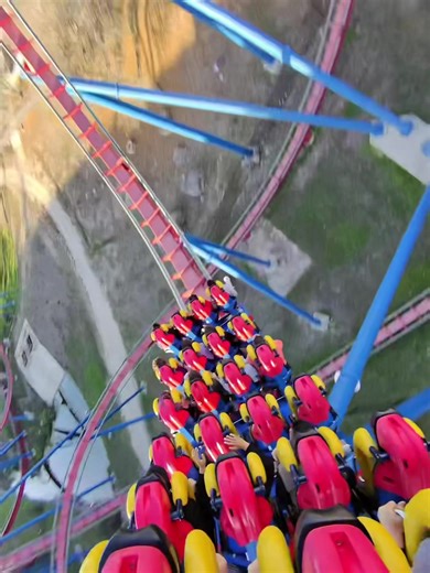 Superman Krypton Coaster Back Row POV @sixflagsfiestatexas #rollercoasterenthusiast #rollercoastertiktok #amusementpark #themepark #superman