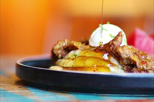 The love is real. Honey Bunny Yardbird Bottomless Cocktails your besties = best way to celebrate when this is all over 🙌🙌 | Turtle Bay