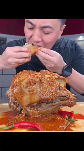 MUKBANG ASMR FULL LAMB HEAD EATING WITH SPICY GARLIC AND CHILLI HOT SAUCE #viralreelsfb #saltfoodie #mukbangasmr #tiktokfood #foryoupageシ #followersreels #mukbangshow #eatingasmr #mukbangeatingshow #mukbangindonesia #lambhead #spicyfood #foodie #eatting #asmr #yummyfood #yummylambhead #eatingchallenge #eatingfood #asmr | Salt Foodie