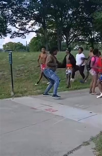 That ngga knows something we don’t 😂 he just dropped the entire crew by himself… ain’t even break a sweat 🤣