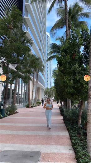 CATHERINE DUFOUR on Instagram: "🎉 DAY 9🎉 12 DAYS OF CHRISTMAS GIFTING ✨ Recovery season is officially here — and nothing has elevated my post-workout routine quite like @landishfoods Pure Canadian Marine Collagen✨ I’ve been adding a scoop into my smoothies after the gym, and I love how it supports muscle and joint recovery while also boosting skin hydration, elasticity, and firmness — and even helps strengthen hair and nails. It’s unflavoured, blends seamlessly into any drink, and the quality