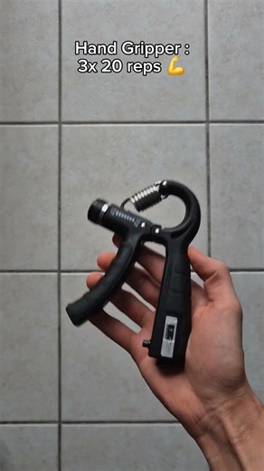 Day 67 of Training Forearms Everyday 💢💪 #handgripper #forearms #gripstrength #veins #gyroball