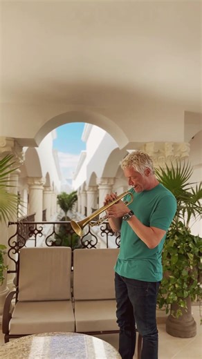 Master trumpeter Chris Botti returns to the SFJAZZ Center for his annual winter residency (January 9-14) performing new material from his latest Blue Note Records release ‘Vol. 1’! “With his finely etched features and piercing green eyes, trumpeter Chris Botti combines matinee idol looks with the simmering lyricism of an expert balladeer” (The Mercury News). Botti, the world’s best-selling jazz instrumentalist, was never the same after hearing Miles Davis’ version of “My Funny Valentine” when he