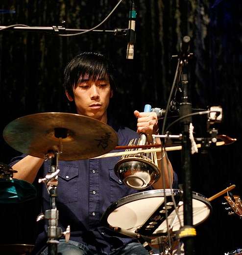 The Waterphone (How it Works, What it Sounds Like, Where to Buy One) - Musician Wave