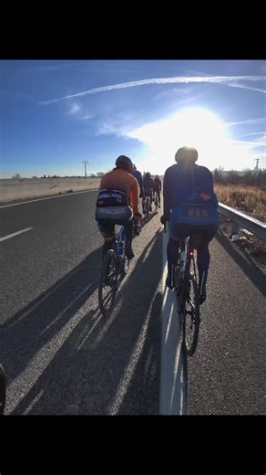 UACoslada Triatlón on Instagram: "Otra mañana sumando kilómetros, sonrisas y buen ambiente sobre la bici. Rodaje en grupo, relevos, charlas entre pedaladas y ese espíritu UAC que hace que cada salida sea especial. @yhanmary @m_serramito @daniellams._ @noelia_barragan_canales @luciajsh @carmenalmazanm @mamenpefu @gcercas @olivera86 @lolodiezs @daviditas @velascorecio @david_diezf @09gonzalo__ @hugo._.sk8 @leexlyylaan_triatlon @rubenrod_23 @rgloop @uacoslada @uac_triatlon @cadetessuac_ @hyundaialm