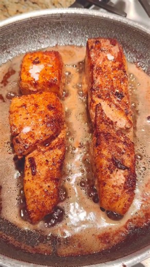 Pan fried halibut #homecook #halibut #foodie #mashedpotatoes #cookingathome #fish