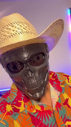 🎃👻 Get ready for Halloween with this awesome Skull Mask! Perfect for adding a spooky touch to your