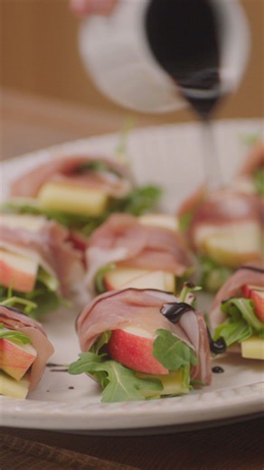 #Thanksgiving is one month away! Over the next few weeks, we’ll be sharing some of our favorite recipes for gathering with your loved ones. Don’t forget to save this post for later! Starting us off are prosciutto wrapped apples–a delicious sweet and savory appetizer to get your guests primed for the big meal. All episodes of #MagnoliaTable with Joanna Gaines are streaming on Max and discovery . #MagnoliaNetwork | Magnolia Network