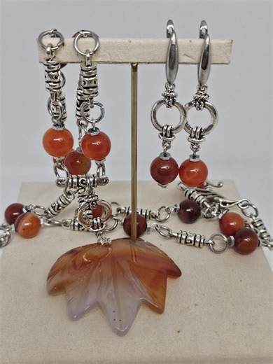 Natural Carnelian Beads With Carved Maple Leaf Pendant Silver Necklace, Gemstone Jewelry - Etsy Australia