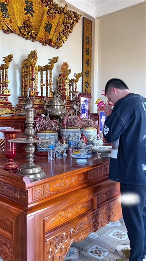 Cẩn trọng khi bao sái ban thờ: Những điều cần nhớ