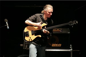 I'm Michael Manring And This Is How I Play