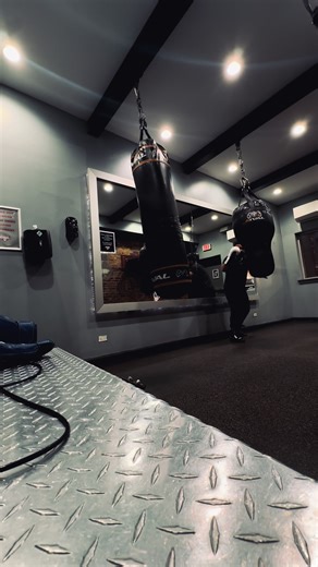 Effective Heavy Bag Boxing Workout for Fitness