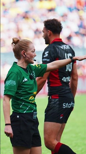 TOP 14 - J21: Hollie Davidson est devenue la première femme à arbitrer en TOP 14
