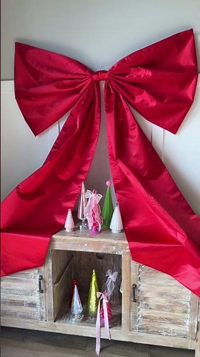 How to Make a Giant Bow with Fabric Glue