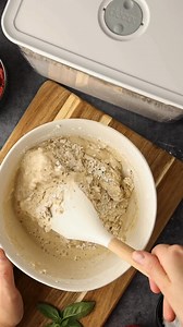 This is your sign to upgrade your pantry containers to Décor's Design Series™ Pantry Storage. Made with crystal clear containers to easily see contents in your pantry, with an airtight seal and our iconic vent design to expel any excess air. Pantry storage range that includes a unique built in 2-in-1 accessory with every container! 🥄 | Décor Australia