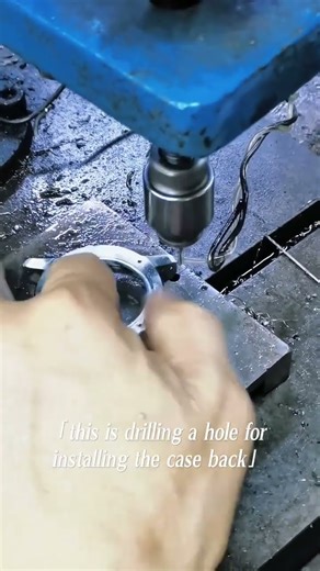 Screw in watch back or screws watch back? Do you know the difference? #watchcaseback#watchcase