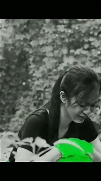 Thai girl diarrhea in the hole