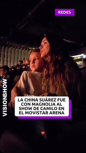 📢 El reconocido cantante colombiano Camilo se presentó el 10 de marzo de 2023 en el Movistar Arena de Buenos Aires como parte de su “De Adentro Pa’ Fuera Tour”. ￼ El show fue un éxito rotundo, con entradas agotadas y una audiencia que disfrutó de principio a fin. Entre los asistentes destacaron la actriz argentina Eugenia “La China” Suárez y su hija Magnolia, quienes no quisieron perderse el espectáculo. La China compartió en sus redes sociales un tierno video junto a Magnolia, mostrando su emo
