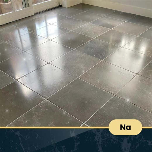 Uw natuurstenen vloer weer laten stralen van hoek tot hoek? Check of uw vloer geschikt is en ontvang een vrijblijvende offerte binnen 5 minuten! ✔️Gratis proefbehandeling 2m² ✔️Stofvrij en meubilair blijft in huis ✔️Door klanten beoordeeld met een 9.2 | Marmerbehandelen.nl