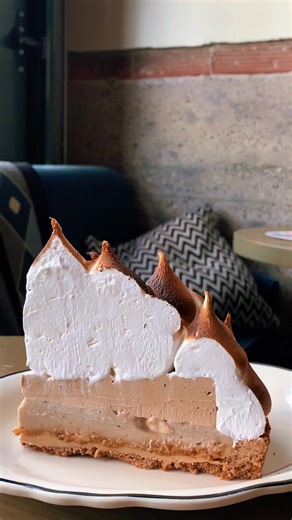 Delicious Banana Pie at Bridgette Bar