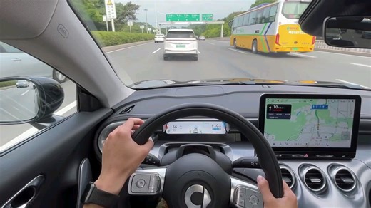 smart汽车无线CarPlay：导航听歌超方便