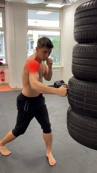 Avoid these mistakes in your boxing training 🥊 🎥: @pavel.kickboxing #GorillaWear #kickboxing #boxingtips | Gorilla Wear