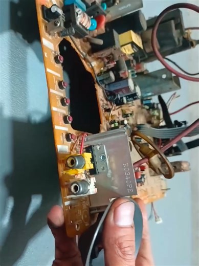 How to Make an Amplifier Using Recycled Materials