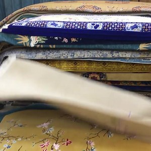 Chinese art decor handmade wool rug living room classic pattern oriental area rugs in the living room for home decor are available now. Email: alice@yilongcarpet.com WhatsApp/Cell/Wechat: +86 156 3892 7921 https://www.yilongcarpet.com/ More video: https://youtu.be/NPmm1WPZSb4\ #HandKnottedCarpet #OrientalCarpet #TurkishRug #HerekeCarpet #SilkRug #homedecor #householddecorations #SilkrugsPersian #HandmadeRugideas #woolrug #Chineserug | Henan Yilong Carpet Co., Ltd. | Facebook