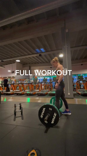 un entraînement complet avec moi !! ma vocation courir dans tous les sens pour m’amuser !! 😝🔥 #wod #crossfit #hiit #hybridathlete #enjoy