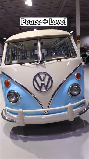 Nothing but LOVE for this '74 VW Bus ✌️