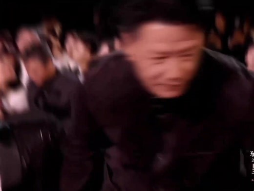 Duan Yihong (Chinese: 段奕宏; pinyin: Duàn Yìhóng; born May 16, 1973) is a Chinese actor best known for his role as Yuan Lang in Soldiers Sortie (2006), Long Wenzhang in My Chief and My Regiment (2009), and Hei Wa in White Deer Plain (2011). Duan Yihong was born in Yili, Xinjiang province. In 1992 and 1993, he applied to the Central Academy of Drama, but he was not accepted. Third -degree candidates until 1994, that he was admitted. After graduating in 1998, he entered the National Theatre Company 