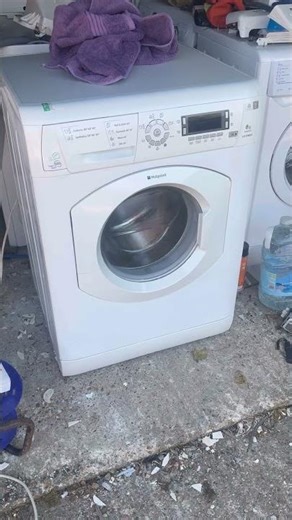 Hotpoint Ultima WMD960 washing machine || Knackered old Hotpoint spinning!