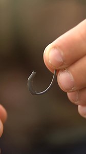 BOOM BASIX 💪😍 Le Basix Boom est disponible en deux résistances : 25lb 0.55mm (utiliser le Krimp 0.6) et 35lb 0.65mm (utiliser le Krimp 0.7), avec 10 mètres par bobine. Caractéristiques principales : • Économique • Fluorocarbone transparent à faible visibilité • Parfait réaliser des sections rigides • Peut être utilisé avec un krimp | Team Korda France