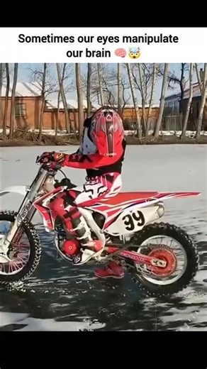 Your eyes can make you fool 🤯😱 #viral #memes #fypviralシ #ytshorts #shorts #youtubeshorts #reels