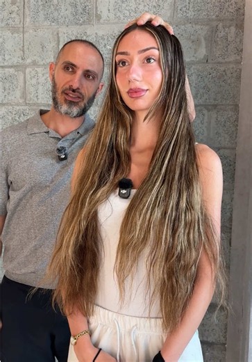 Extremely Thick And Long Hair? Be Careful With Too Many Layers! ✂️🚨 One of the biggest mistakes people make with extremely thick, long hair is believing that the thicker the hair, the more layers you can add. You see a beautiful layered haircut in a picture and assume that because you have so much hair, you can easily achieve the same result. But that’s not how haircutting works! It’s not just about how thick your hair is. It’s about where that thickness is coming from. 1️⃣ First, Understand Wh