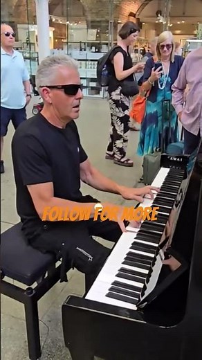 fast hands on a public piano ‪@DrKBoogieWoogie‬