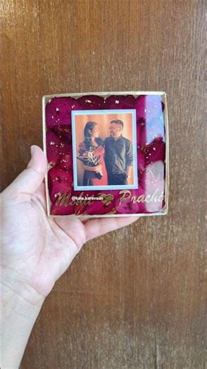 Rose petals preserved in frame keychains earrings|Resin flower preservation tutorial for beginners