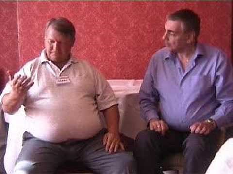 Jonathan Chase the hypnotist shows you How to hypnotise 2