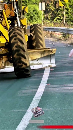 Best Innovation Road Maintenance Machine: How to Remove Road Stud Lights Safely