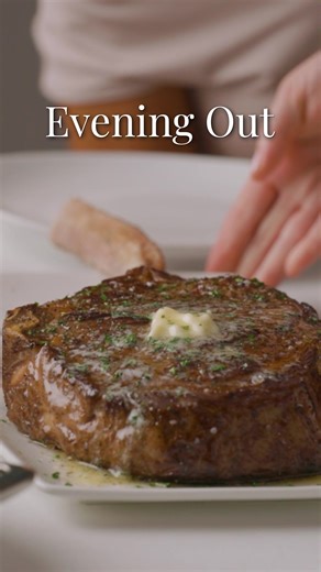 First impressions are everything. That's why we craft every steak—and curate every wine pairing—with impeccable attention to detail. | Fleming's Prime Steakhouse & Wine Bar