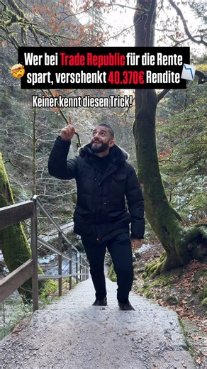 Cenk Altinören | Finanzen & Versicherungen on Instagram: "Die Finanzwissenschaft ist sich einig: Regelmäßiges Rebalancing verbessert langfristig das Risiko-Rendite-Verhältnis 📊 👉 Aber für die Altersvorsorge funktioniert Rebalancing nur dann richtig, wenn es steuerfrei umgesetzt wird. Wer sein ETF-Depot für die Rente nutzt, kann Rebalancing zwar machen – praktisch kostet es aber Rendite 😳 Teile den Beitrag mit allen, die fürs Alter sparen 📲 👉 Folge @finance.ausbilder, wenn du Altersvorsorge 