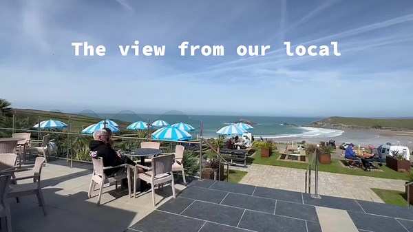 🍁 The View from Our Local… 🍂 Just down the road from Trevella Holiday Park sits the iconic Bowgie Inn, where the log fires are glowing, the pints are perfectly poured, and the views across Crantock Beach are nothing short of breathtaking. 🌊🔥 Imagine tucking into a hearty Sunday roast or a rich hot chocolate while watching the autumn sun dip into the Atlantic — golden skies, rolling waves, and that unmistakable Cornish charm. 🌅 This could be your local if you owned a holiday home here at Tre