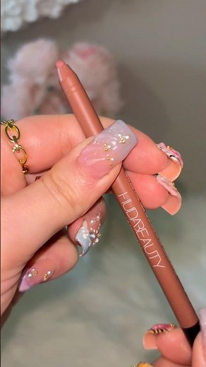 my fav go to lip combo 💓✨ ‪@Hudabeauty‬ #hudabeauty #lipcombo #makeupshort #tutorial #girlessentials