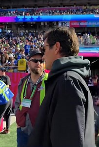 🇨🇭Roger Federer is in the house for the Super Bowl in San Francisco 😎 🎥 NFL | The First Serve