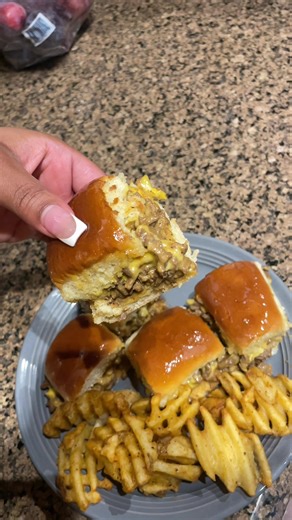 Delicious Cheeseburger Sliders Recipe