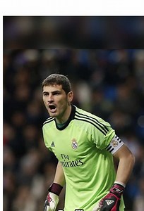 World-Class Goalkeepers: Van der Sar and Penalty Mastery