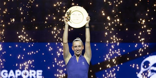 Mertens defeats Li in Singapore to claim ninth career singles title