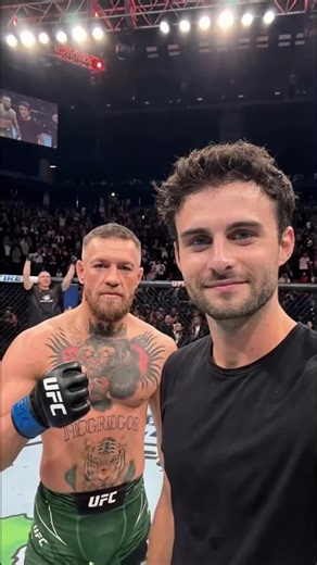 Taking Selfies with your favourite Celebs 😆