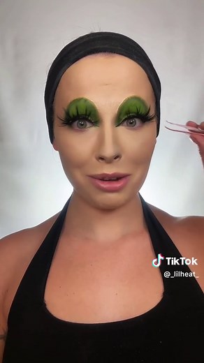 Cruella de Vil Halloween Costume Makeup Tutorial
