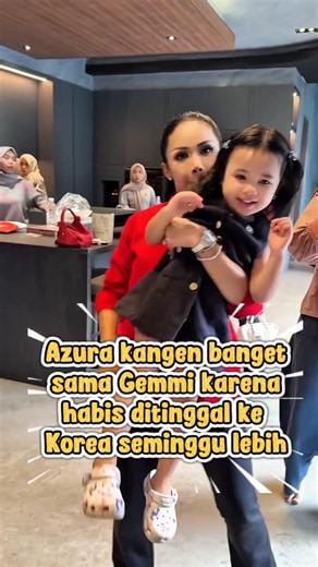 Azura and Gemmi reunite after a week apart in Korea #attahalilintar #krisdayanti